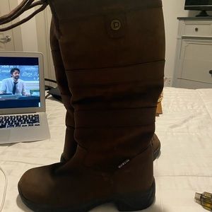 Woman’s waterproof Dublin boots